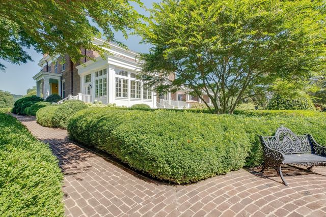 1711 Old Hillsboro Rd, Franklin, TN 37069
