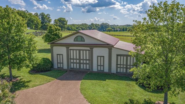 1711 Old Hillsboro Rd, Franklin, TN 37069