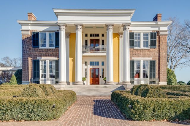 1711 Old Hillsboro Rd, Franklin, TN 37069