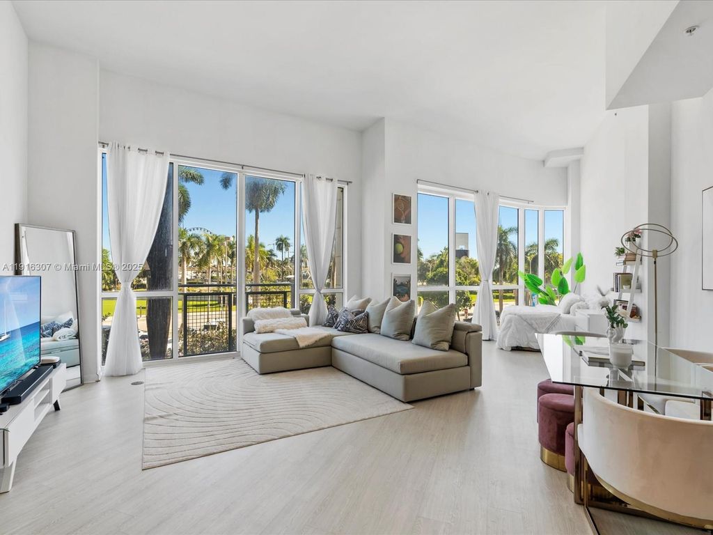 253 NE 2nd St 229, Miami, FL 33132