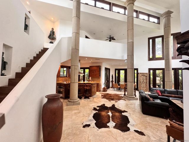 633 Fern Glen, La Jolla, CA 92037
