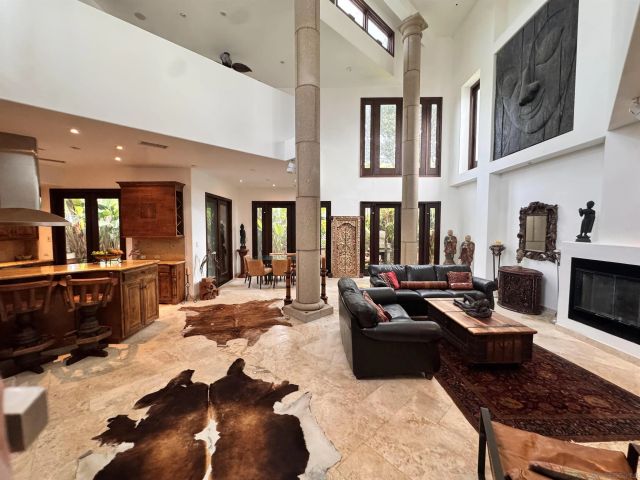 633 Fern Glen, La Jolla, CA 92037