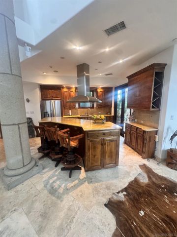 633 Fern Glen, La Jolla, CA 92037