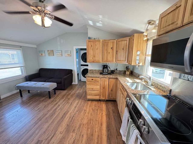 7 Perkins Avenue B, Hampton, NH 03842