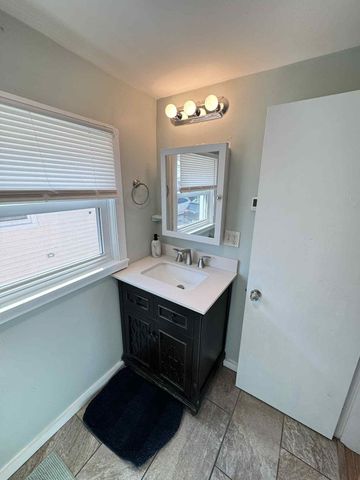 7 Perkins Avenue B, Hampton, NH 03842