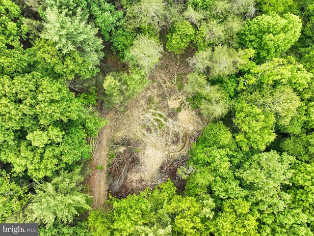 195 KNOTTY PINE RD, New Bloomfield, PA 17068