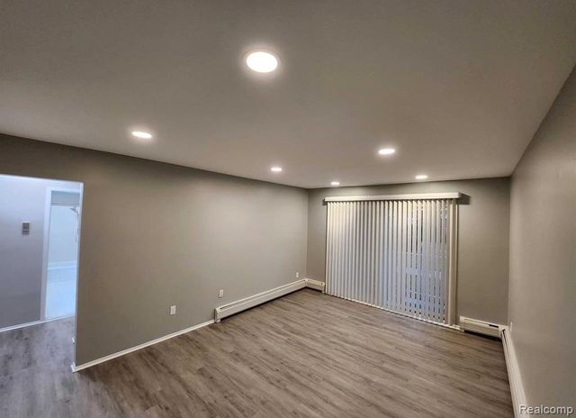 2445 Torquay Avenue 107, Royal Oak, MI 48073