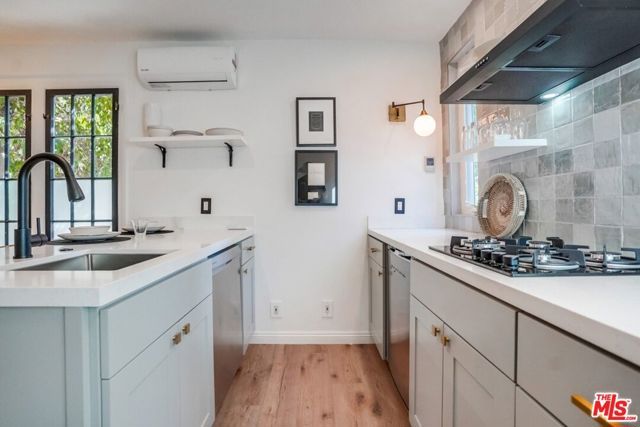 1574 Murray Drive, Los Angeles, CA 90026