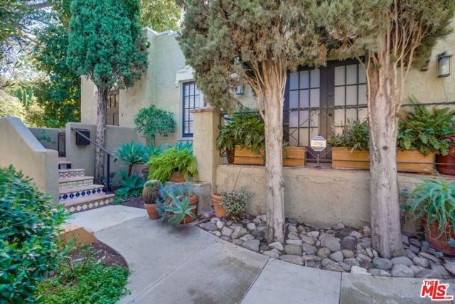 1574 Murray Drive, Los Angeles, CA 90026
