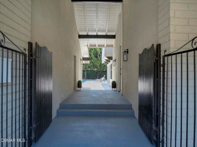 2920 Salmon River Circle, Westlake Village, CA 91362