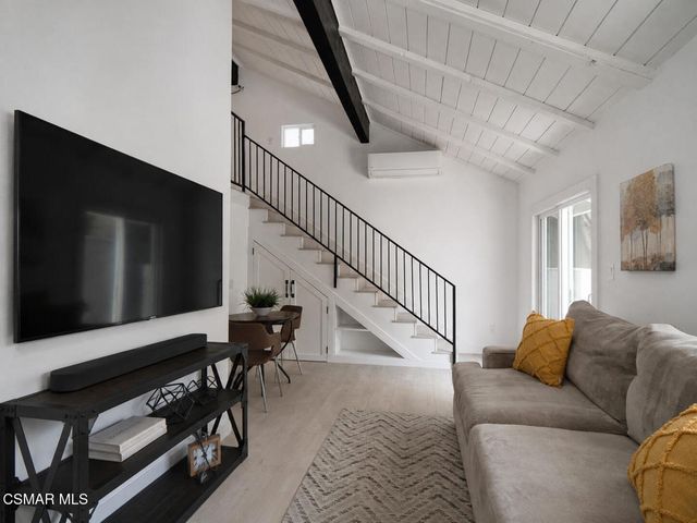 2920 Salmon River Circle, Westlake Village, CA 91362
