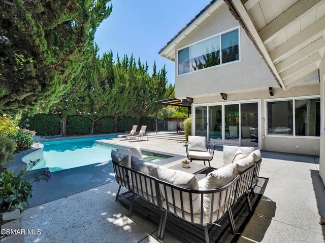 2920 Salmon River Circle, Westlake Village, CA 91362