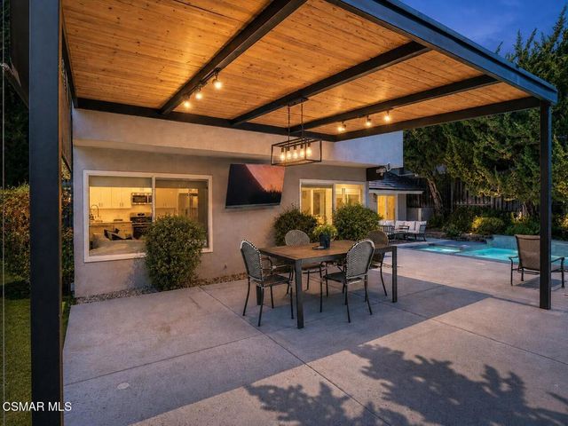 2920 Salmon River Circle, Westlake Village, CA 91362