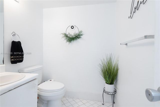 571 SW 141st Ave 207N, Pembroke Pines, FL 33027