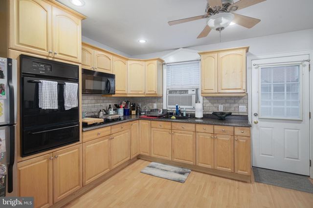 1910 S ALDER ST, Philadelphia, PA 19148