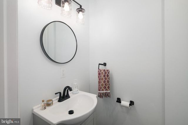 1910 S ALDER ST, Philadelphia, PA 19148