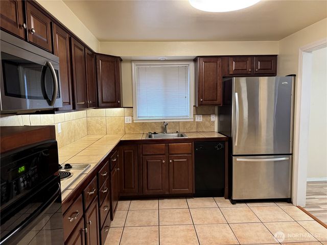 8930 7th Avenue SE, Everett, WA 98208
