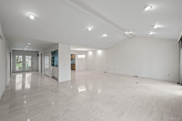 5129 Woodlands Lane, Bloomfield Hills, MI 48302