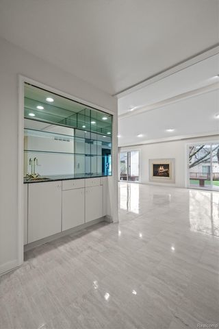 5129 Woodlands Lane, Bloomfield Hills, MI 48302