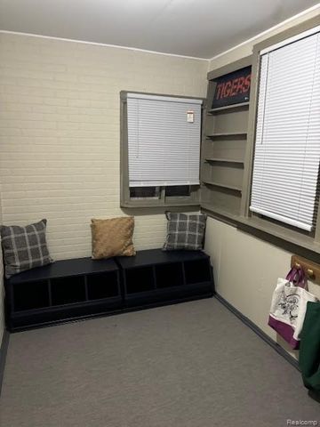 7029 Jackson Avenue, Warren, MI 48091