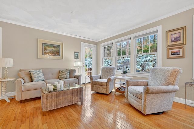 102 Central St 5A, Saugus, MA 01906