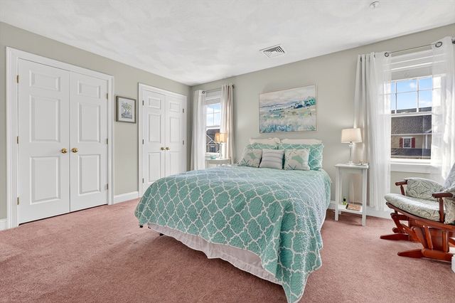 102 Central St 5A, Saugus, MA 01906