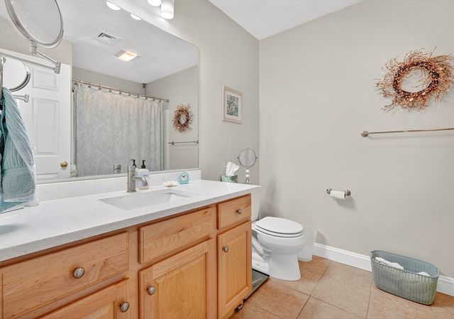 102 Central St 5A, Saugus, MA 01906