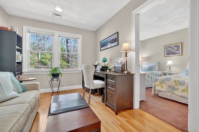 102 Central St 5A, Saugus, MA 01906