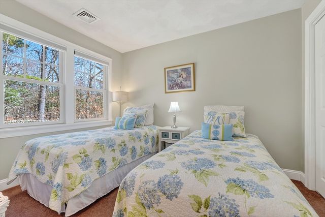 102 Central St 5A, Saugus, MA 01906