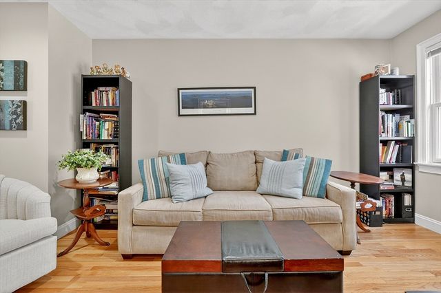 102 Central St 5A, Saugus, MA 01906