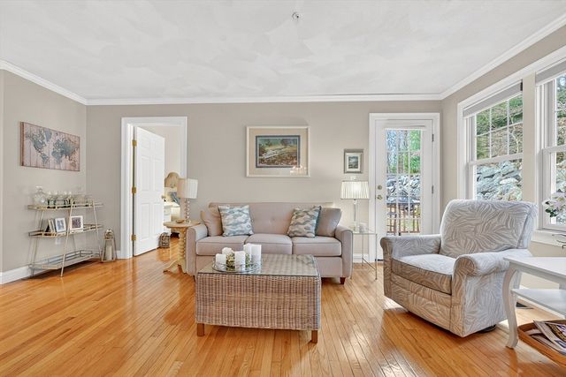 102 Central St 5A, Saugus, MA 01906