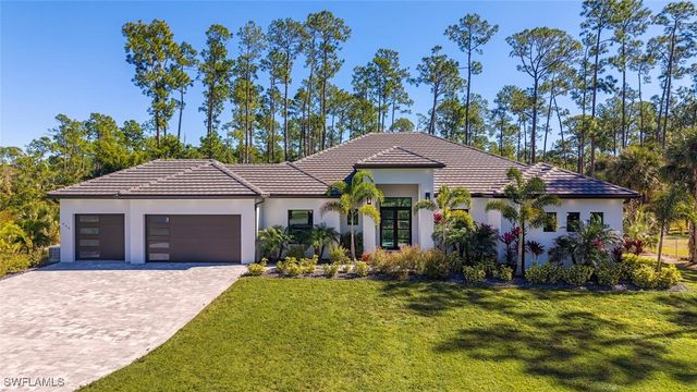 662 9th ST SW, Naples, FL 34117