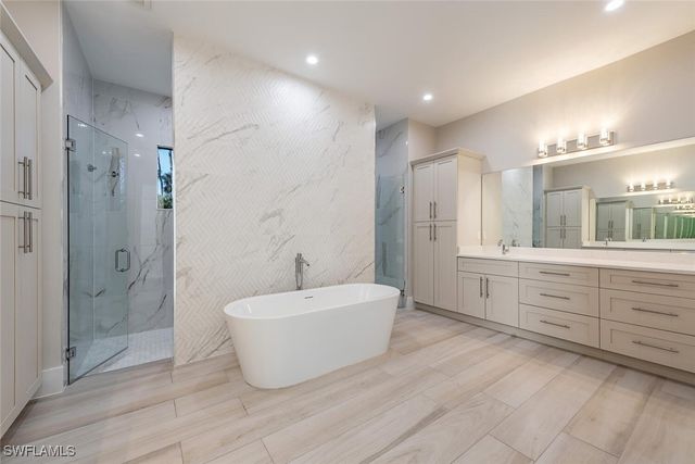 662 9th ST SW, Naples, FL 34117