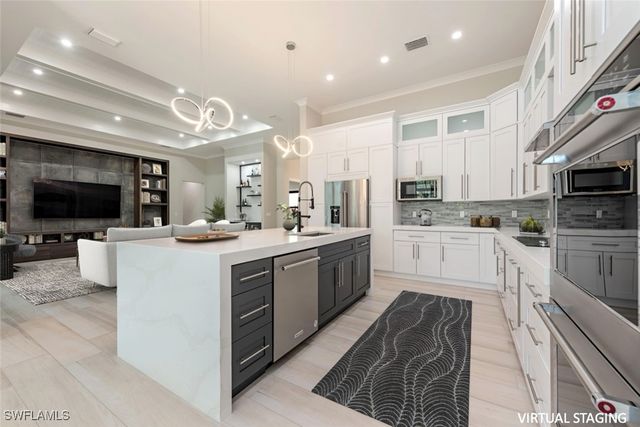 662 9th ST SW, Naples, FL 34117