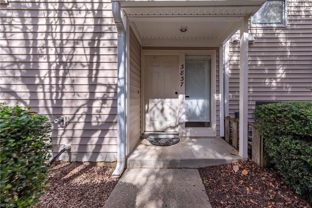 3837 Staffordshire LN, Williamsburg, VA 23188