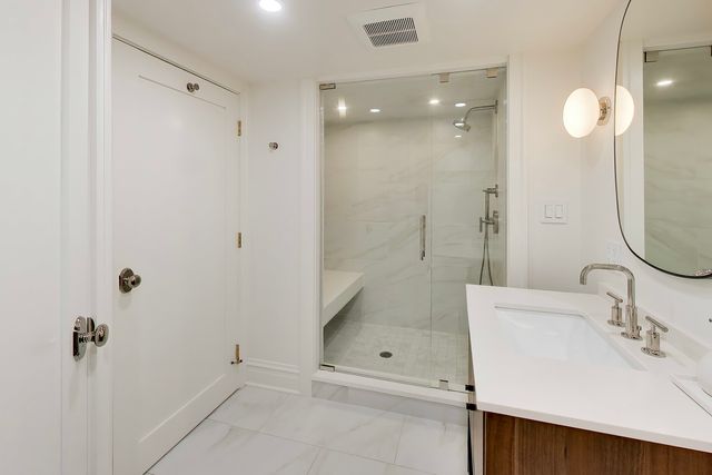 3045 W ARDMORE Avenue, Chicago, IL 60659