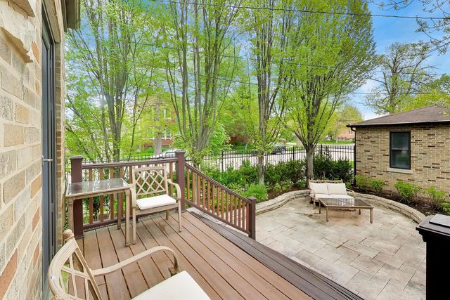 3045 W ARDMORE Avenue, Chicago, IL 60659