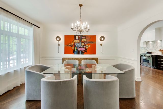 3045 W ARDMORE Avenue, Chicago, IL 60659