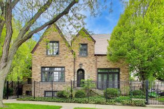 3045 W ARDMORE Avenue, Chicago, IL 60659