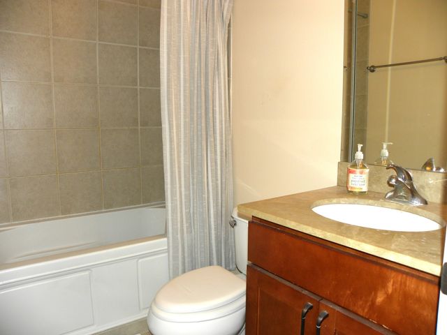 57 Northfield Terrace 57, Wheeling, IL 60090