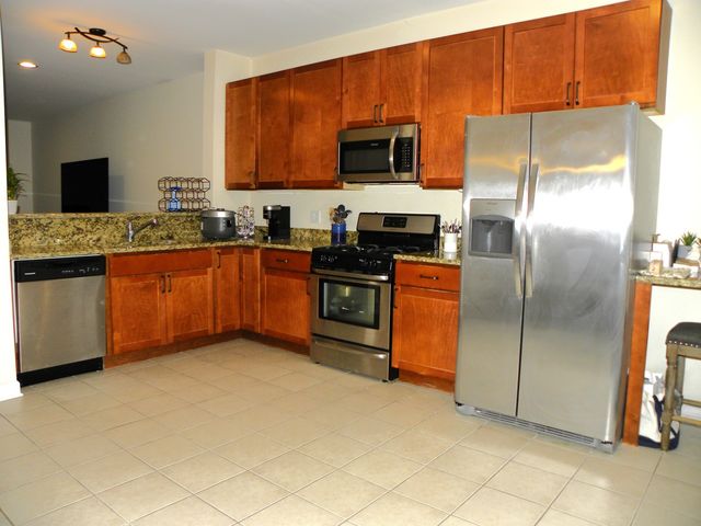 57 Northfield Terrace 57, Wheeling, IL 60090