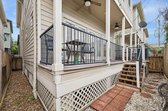 1017 W 16th Street W, Houston, TX 77008