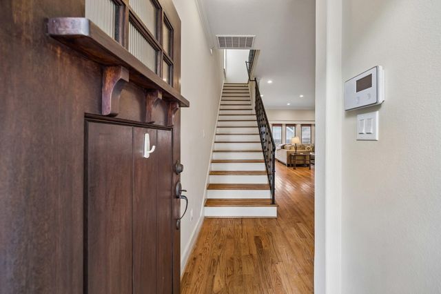 1017 W 16th Street W, Houston, TX 77008