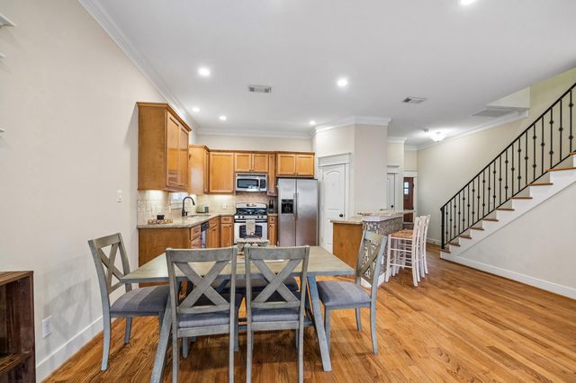 1017 W 16th Street W, Houston, TX 77008