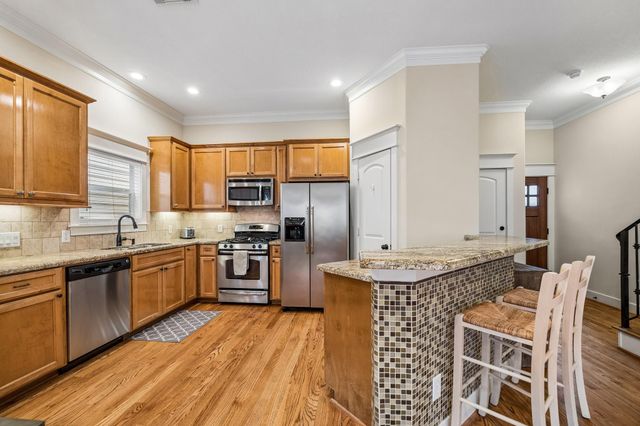 1017 W 16th Street W, Houston, TX 77008