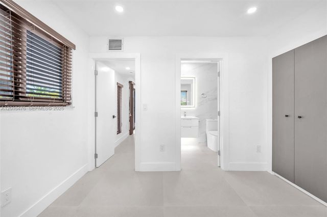17911 NW 82nd Ave, Hialeah, FL 33015