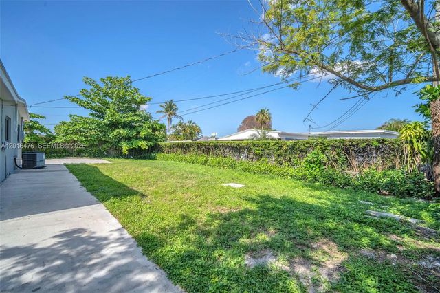 17911 NW 82nd Ave, Hialeah, FL 33015