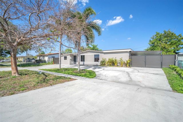 17911 NW 82nd Ave, Hialeah, FL 33015