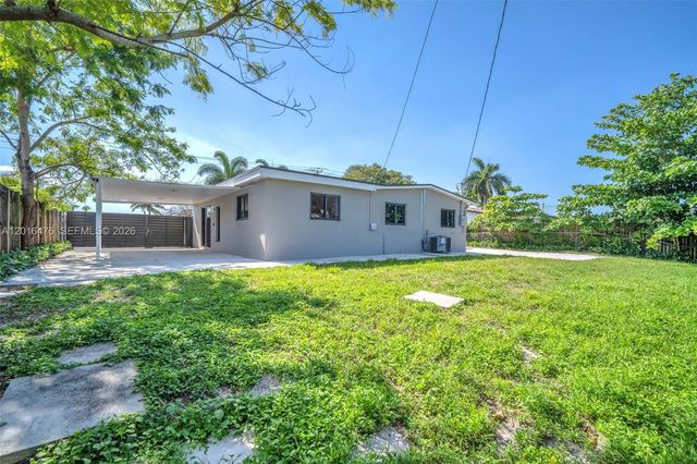 17911 NW 82nd Ave, Hialeah, FL 33015