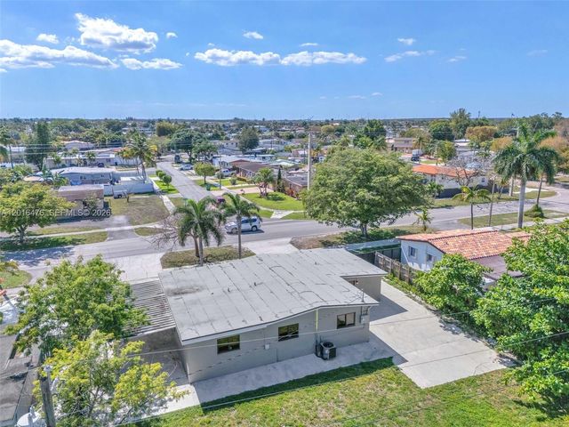17911 NW 82nd Ave, Hialeah, FL 33015